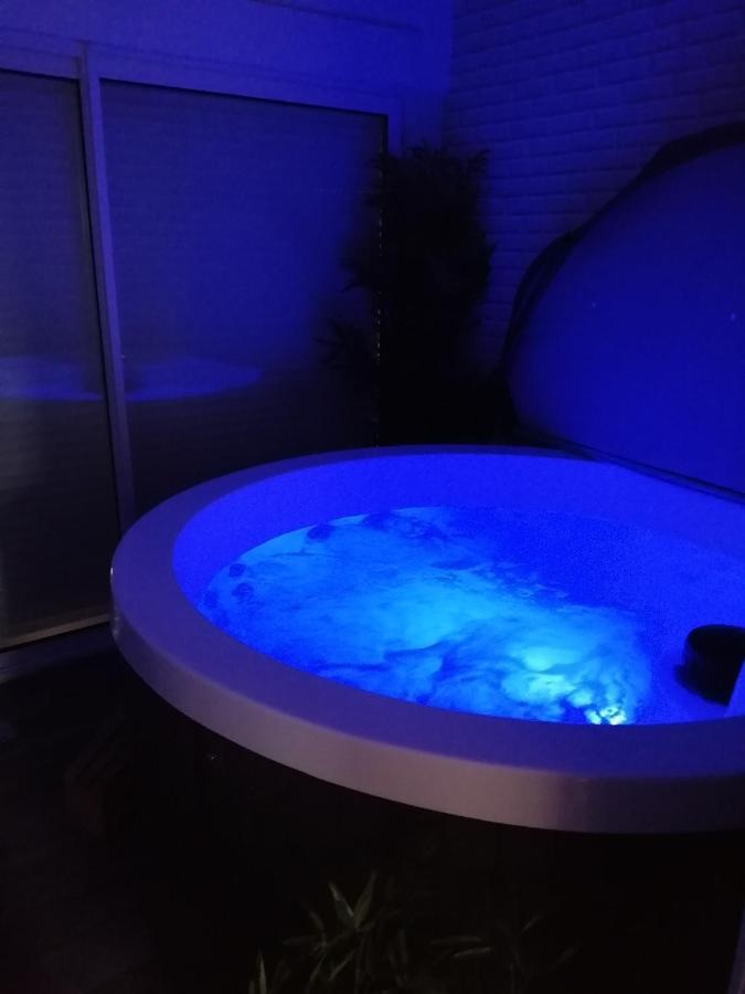 Villa Bord De Mer Avec Piscine Et Jacuzzi Penestin Exterior photo